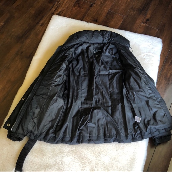 GUESS black puffer cinched belt jacket - Picture 6 of 11